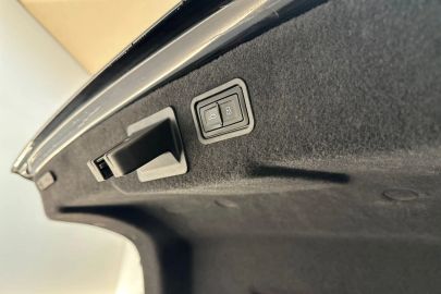 Car image 43