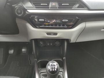 Car image 16