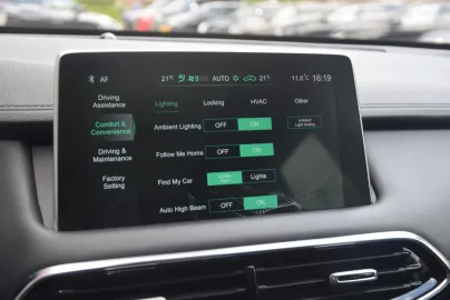 Car image 27