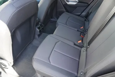 Car image 34