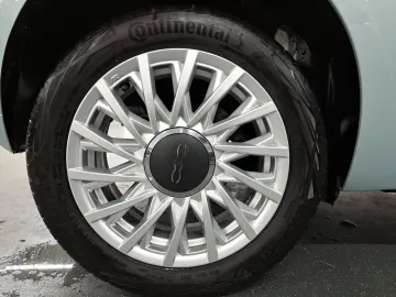 Car image 20