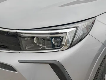 Car image 25