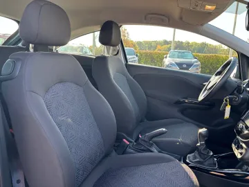 Car image 25