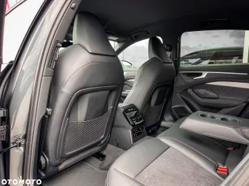 Car image 40