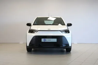 Car image 3