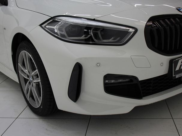 BMW 118i M Sport 103 kW image number 10