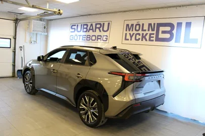 Car image 2