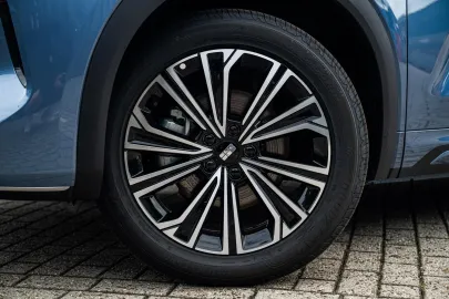 Car image 38