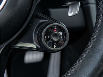 Car image 38