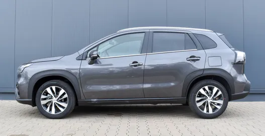 Car image 4