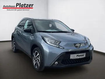 Car image 10
