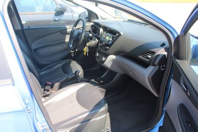 Car image 11