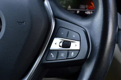Car image 37