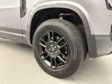 Car image 38