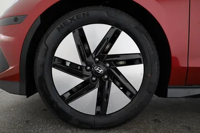 Car image 17