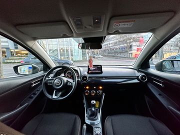 Car image 14