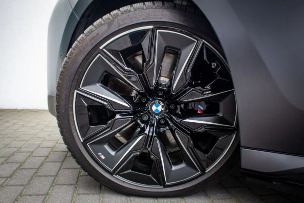 BMW i7 400 kW image number 11