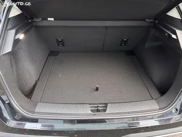Car image 39