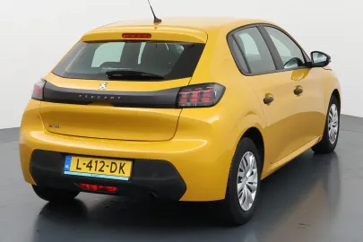 Car image 3