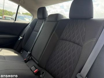Car image 32