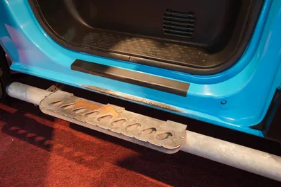 Car image 21