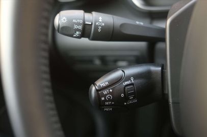 Car image 38