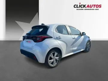 Car image 2