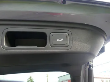 Car image 36