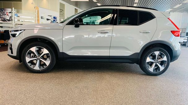 Volvo XC40 B4 Plus Dark 145 kW image number 5