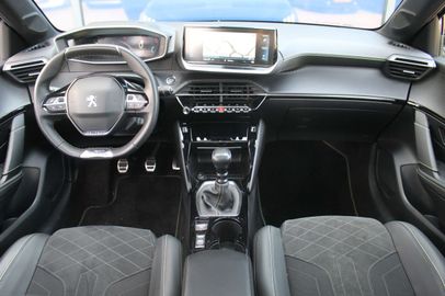 Car image 15