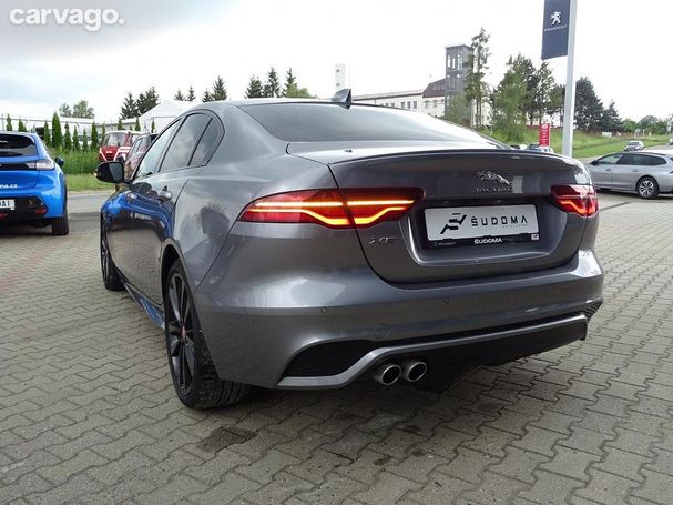 Jaguar XE D180 SE 132 kW image number 8