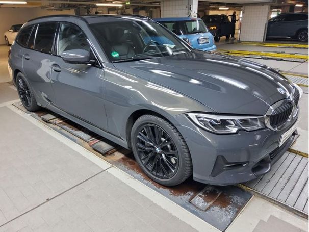 BMW 330d Touring Sport Line 210 kW image number 2