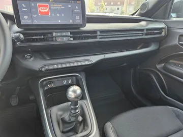 Car image 20