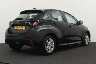 Car image 4