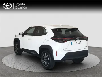 Car image 4