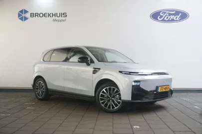 Car image 4