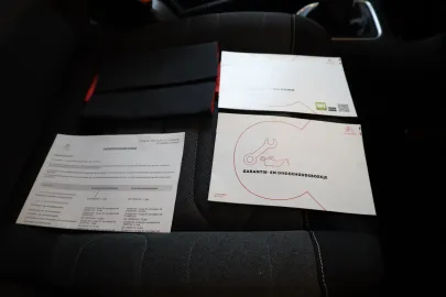 Car image 40