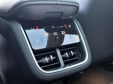 Car image 34