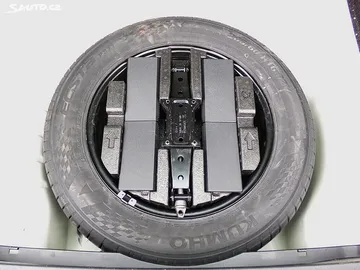 Car image 27