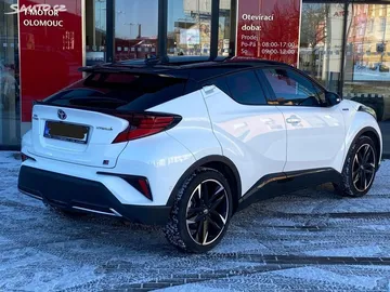 Car image 3