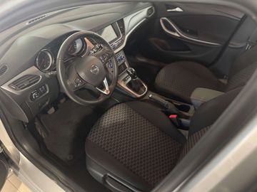 Car image 11