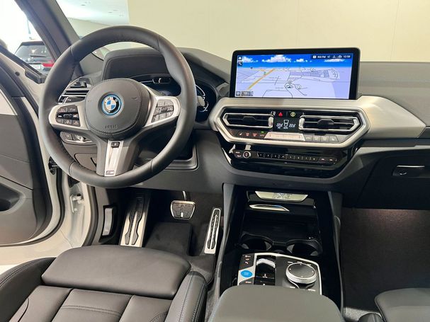 BMW iX3 210 kW image number 12