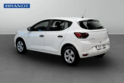 Car image 2