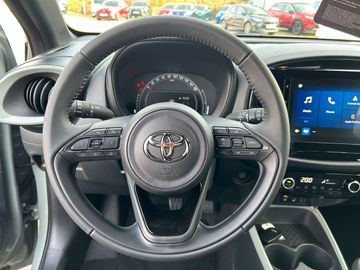 Car image 15