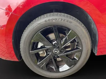 Car image 25