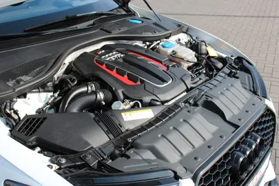 Car image 32