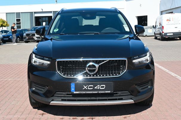 Volvo XC40 D3 AWD Momentum 110 kW image number 8