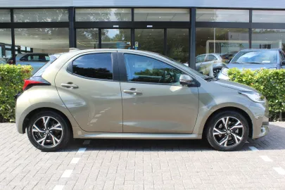 Car image 3
