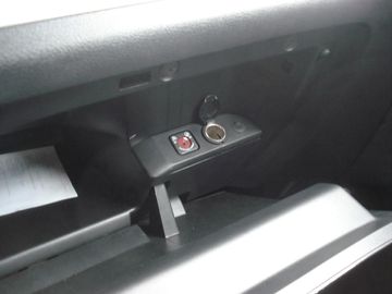 Car image 36