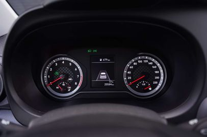 Car image 26